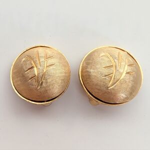 Vintage Estate Retro Signed BSK Etched Gold Tone Filigree Clip On Earrings